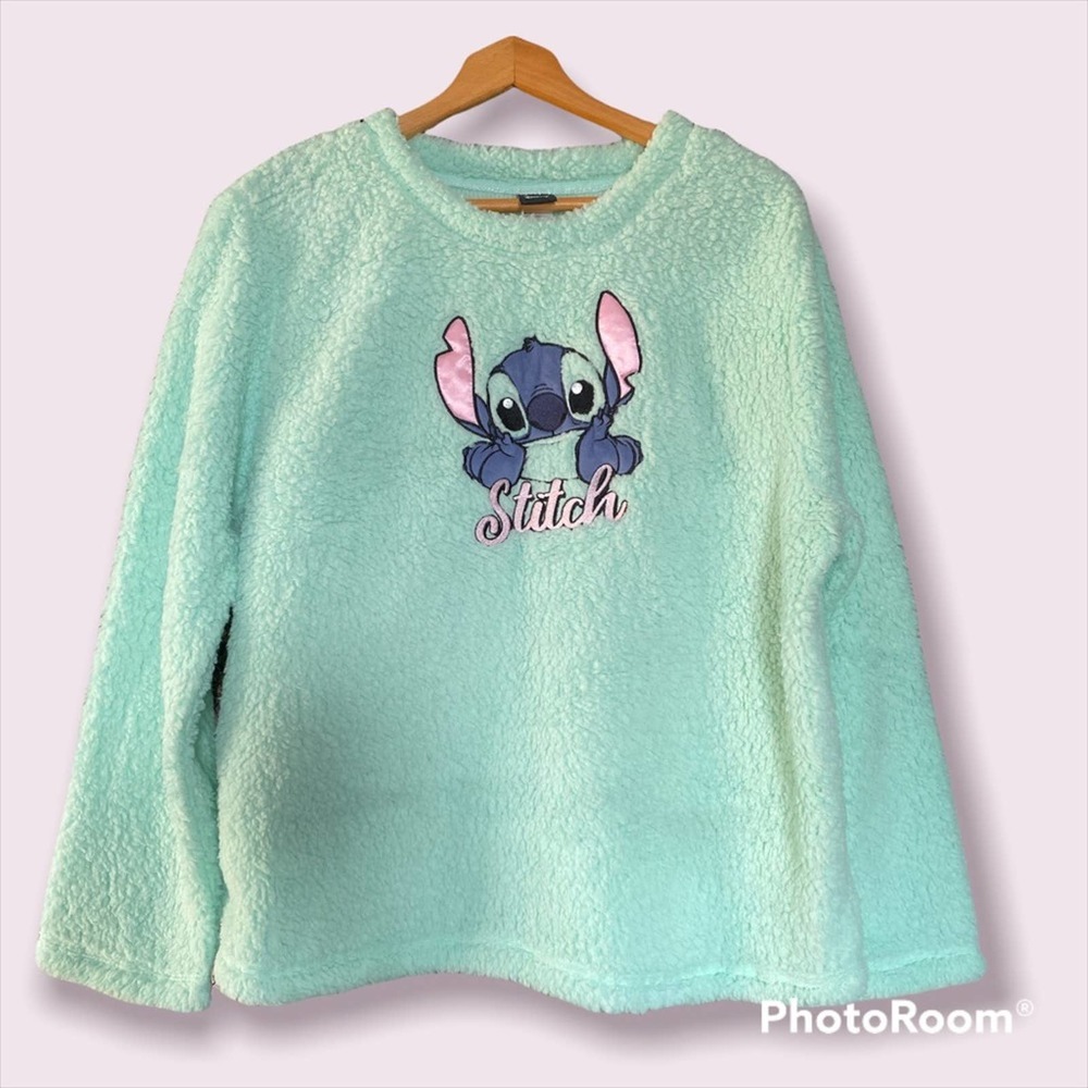 NWOT Disney's Lilo & Stitch Girls Long Sleeve Round Neck Pullover Sweater Size L